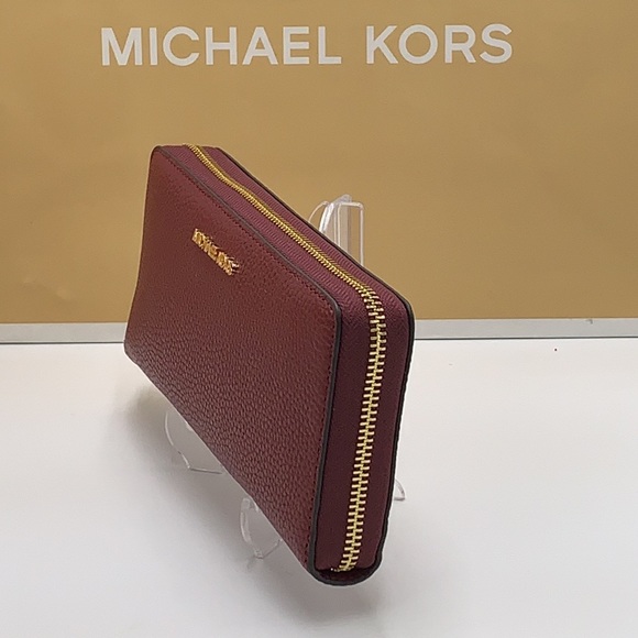 MICHAEL KORS
Leather Continental Wristlet Phone Case Wallet
Oxblood
NWT - Picture 12 of 16